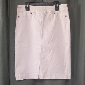 Classic White Pencil Skirt